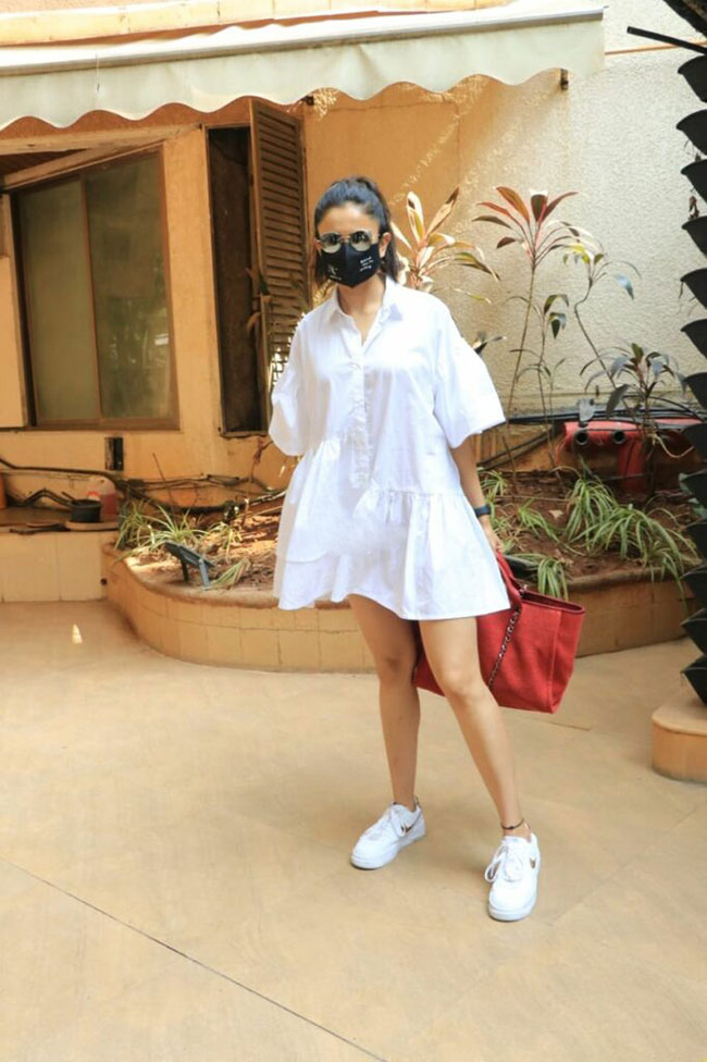 Rakul Mesmerises In A Mini White Frock! Rakul Mesmerises In A Mini White Frock!