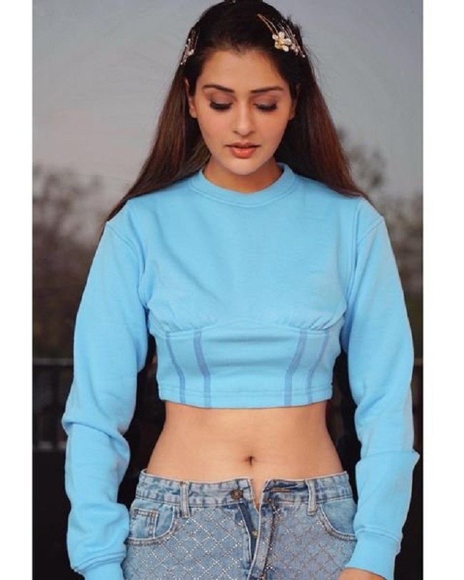 అలా బటన్ విప్పేస్తే ఛాన్సులిస్తారా పాయల్ ? అలా బటన్ విప్పేస్తే ఛాన్సులిస్తారా పాయల్ ?