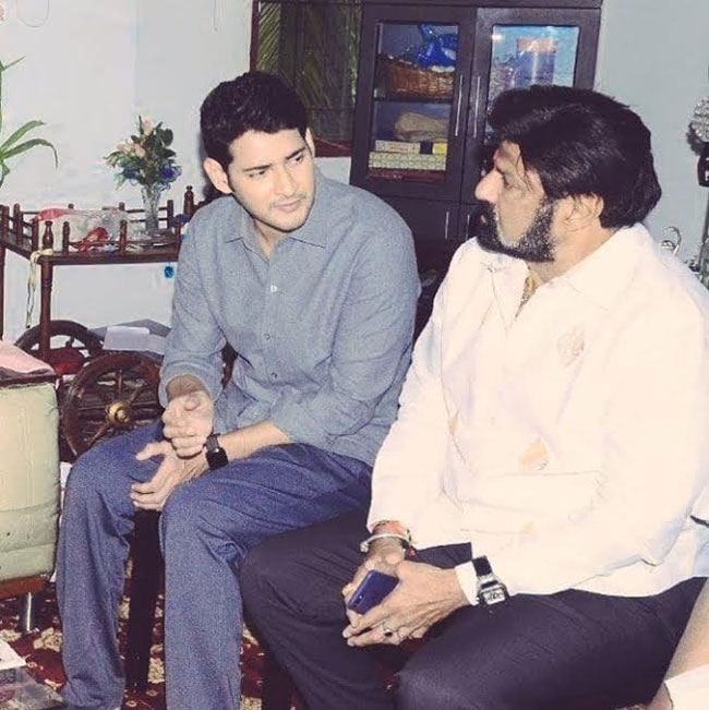 Balayya & Mahesh Babu Having A Candid Chat! Balayya & Mahesh Babu Having A Candid Chat!