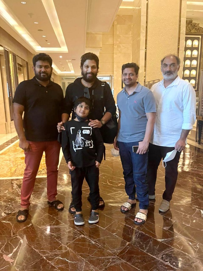 Allu Arjun’s Lovely Gesture Towards Bunny Vas Allu Arjun’s Lovely Gesture Towards Bunny Vas