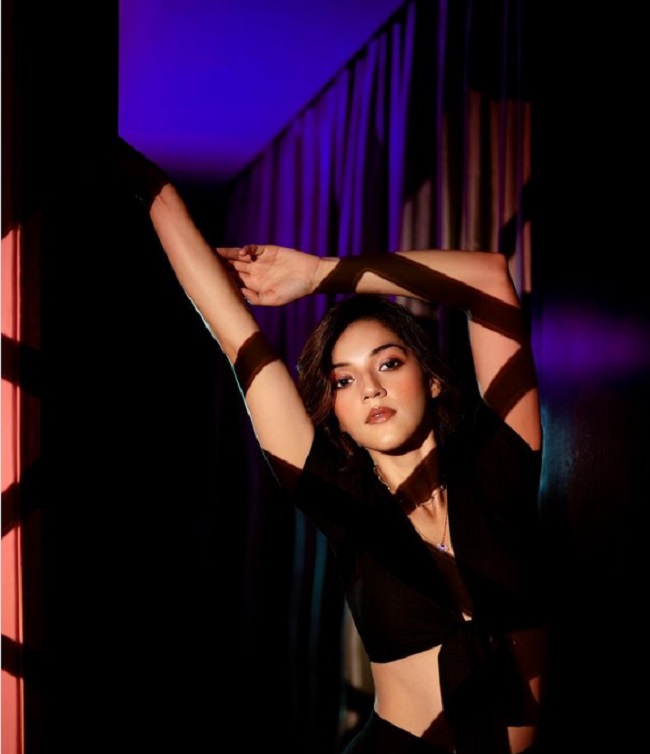 అత్యంత ప్రమాదకరమైన స్త్రీ అందుకు నిరాకరిస్తుంది.. మెహ్రీన్ ఆసక్తికరమైన పోస్ట్..! అత్యంత ప్రమాదకరమైన స్త్రీ అందుకు నిరాకరిస్తుంది.. మెహ్రీన్ ఆసక్తికరమైన పోస్ట్..!