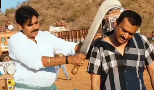 దేవర ఫ్యాన్స్ అలా బండ్ల మెడపై కత్తి పెట్టి..!