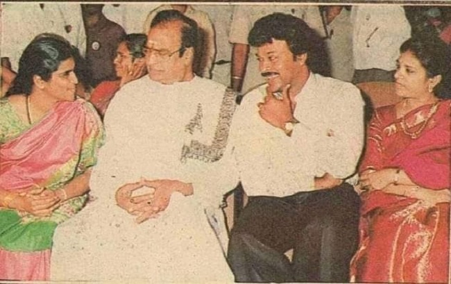 రేర్ పిక్: ఎన్టీఆర్ తో .. మెగాస్టార్ ఫ్యామిలీ.. రేర్ పిక్: ఎన్టీఆర్ తో .. మెగాస్టార్ ఫ్యామిలీ..