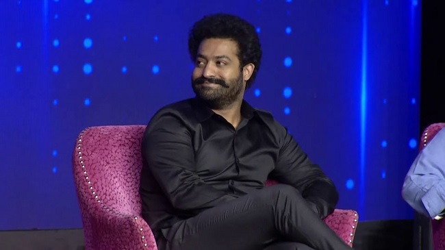 క్రేజీగా బుల్లితెర షో కోసం తారక్ ప్యాకేజీ ఎంతంటే? క్రేజీగా బుల్లితెర షో కోసం తారక్ ప్యాకేజీ ఎంతంటే?