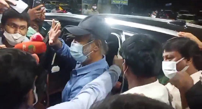 3 వారాల అమెరికా ట్రిప్ ముగించి చెన్నైకి రజనీ! 3 వారాల అమెరికా ట్రిప్ ముగించి చెన్నైకి రజనీ!