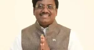 వివేక్ పై పేలుతున్న సెటైర్లు